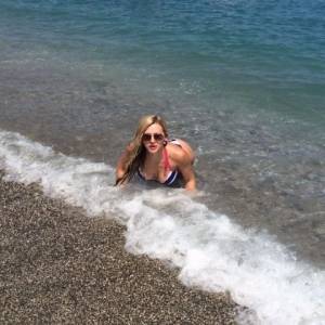 Cdddd 24 ani Bucuresti - Femei care cauta pula din Lacul Tei