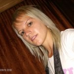 Dya BloNdInA