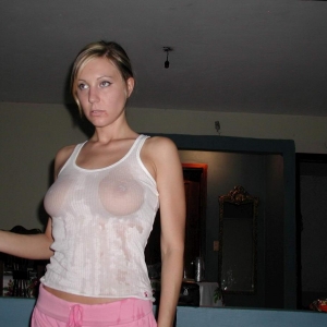 Elenasexy 22 ani Harghita - Filme Xxx Cu Incest - Porno Pictures din Suseni - Gigolo Suseni