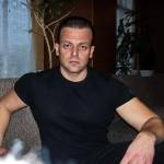 MAN_IN_BLACK