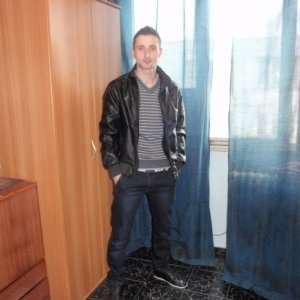 mytza_brunetul
