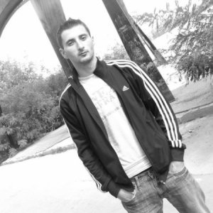 mytza_brunetul