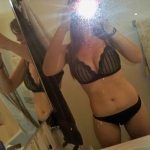 Alecsutza69 - Fete Sura Mare - Experientele unei escorte online